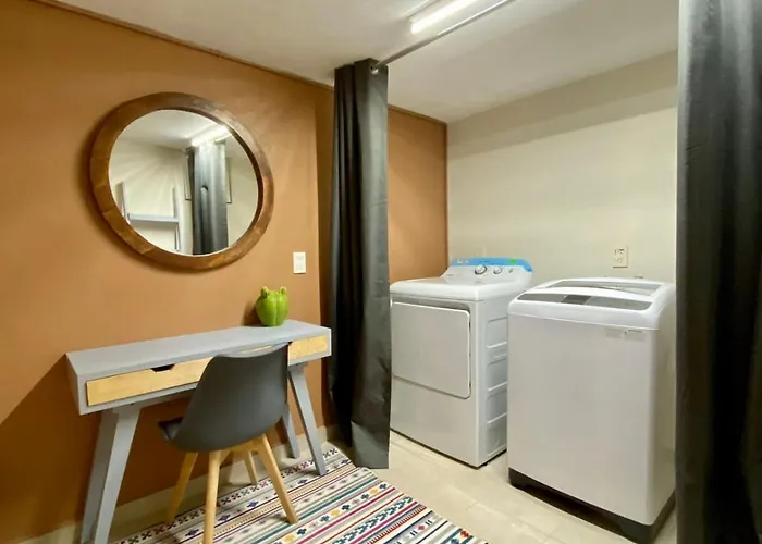 Сasa de vacaciones Spacious Hillside With Patio Near Polanco *