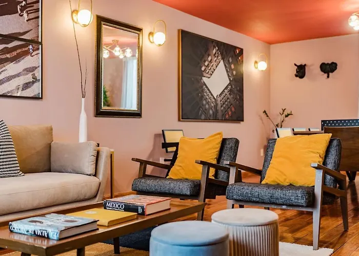 Сasa de vacaciones Spacious Hillside With Patio Near Polanco *
