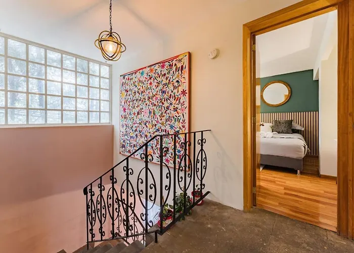 Spacious Hillside With Patio Near Polanco *