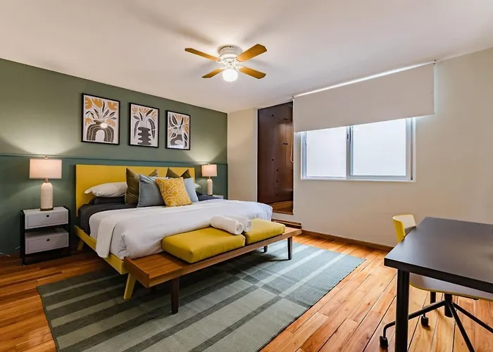 Spacious Hillside With Patio Near Polanco *